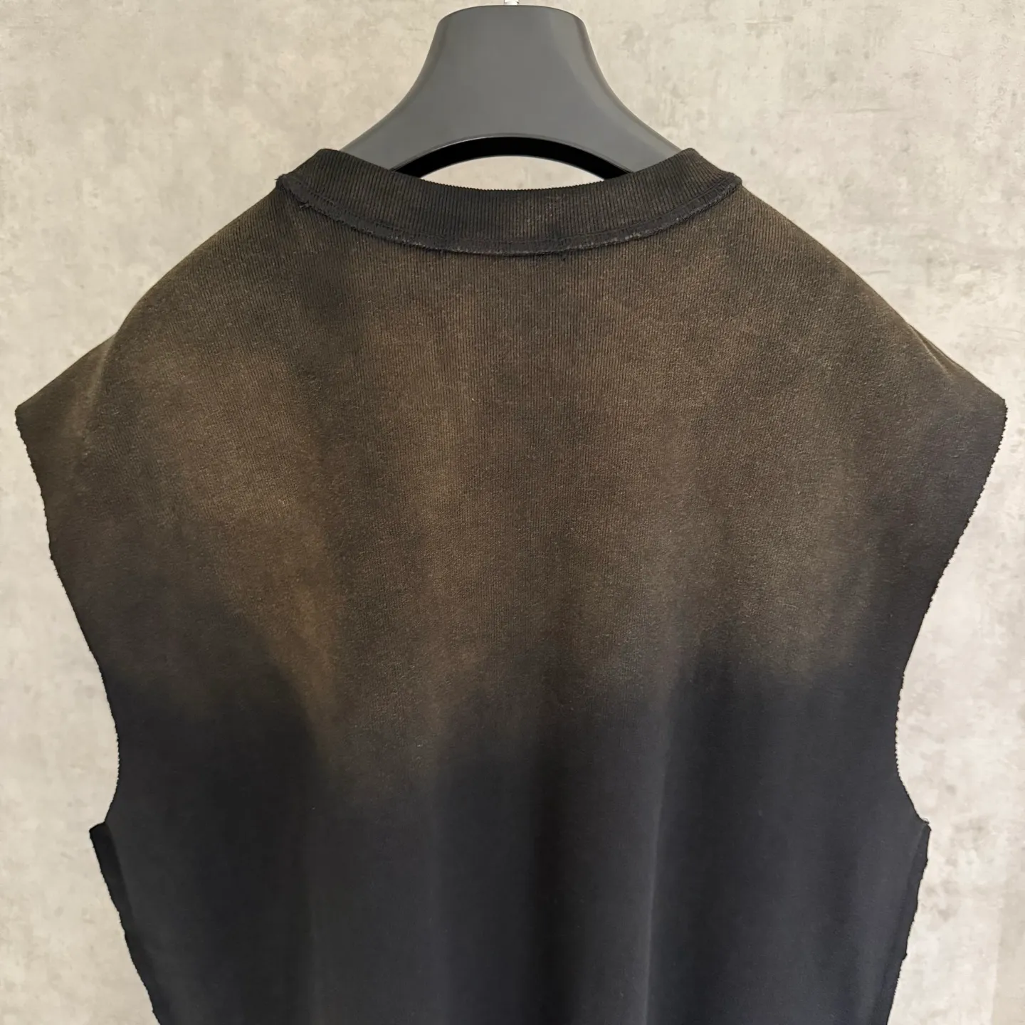 🅿️200 [Strict quality control] CH Crow Heart Sleeveless Round Neck T-shirt 320g heavy-duty composite fabric The upper body is wide and stylish Ice-feeling experience on the inside Waist side splicing tailoring Spray horse slip plus burning process The oversize version highlights the trendy design Size: L-4XL